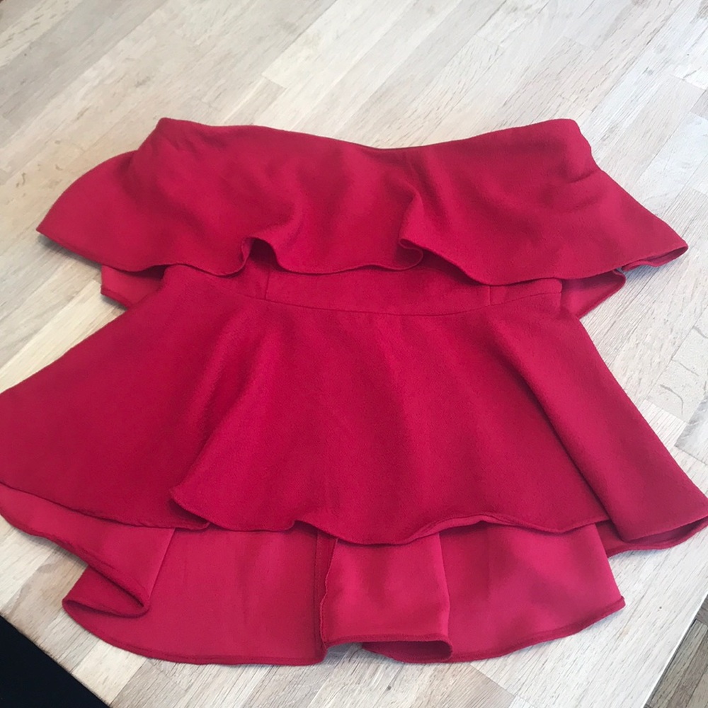 DO + BE strapless high/low red blouse. Size L.